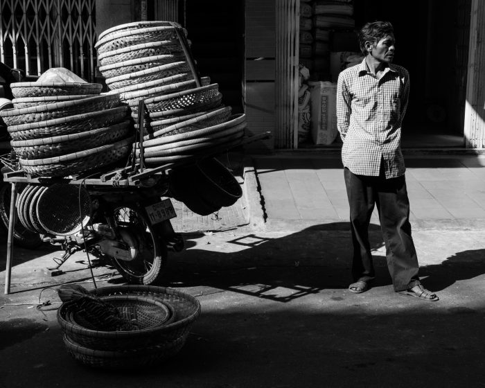 Cambodia_Phnom-Penh-street-seller